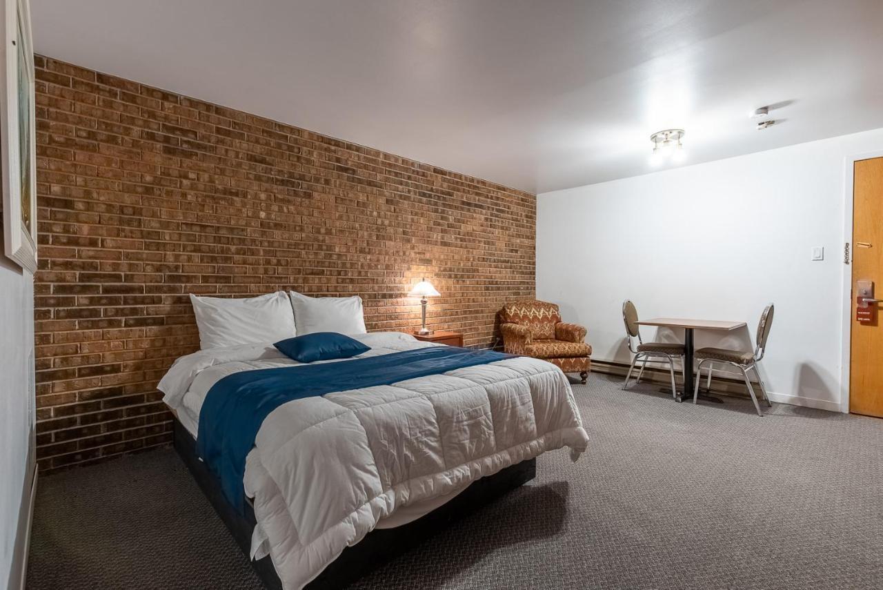 Auberge L'Etape Mont-Laurier Zewnętrze zdjęcie
